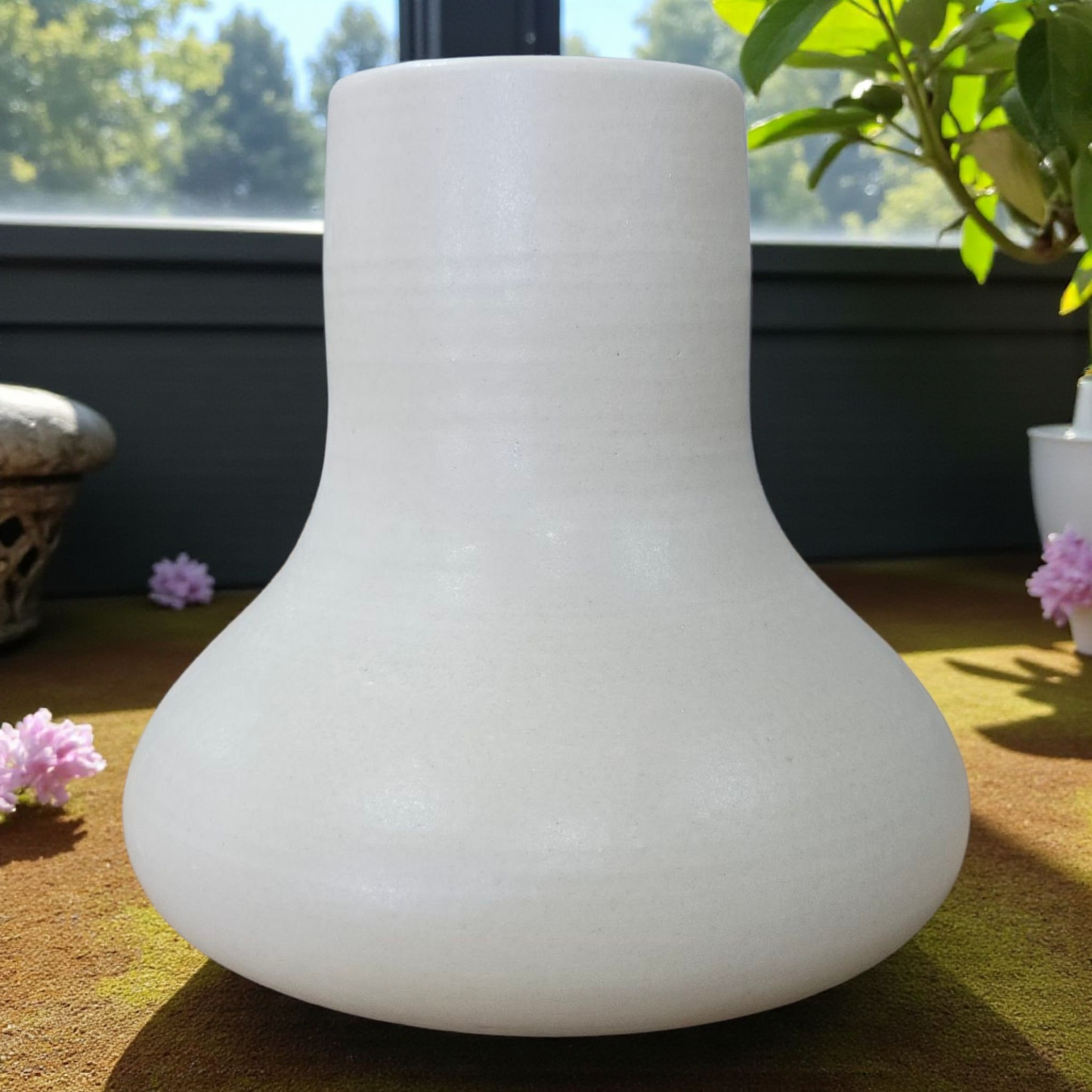 Lily – Handcrafted Ceramic Vase (18 × 18 cm)