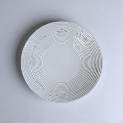 White & Gold – Handcrafted Ceramic Plate (31 × 4.5 cm)