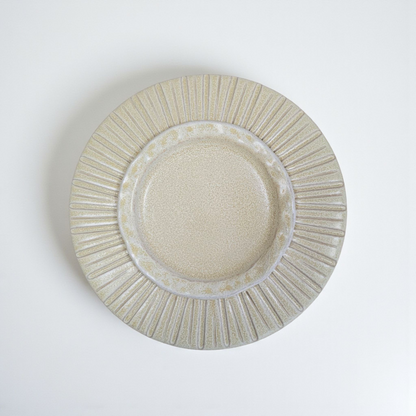 Solstice – Handcrafted Ceramic Plate (22 × 2 cm, dressing space 11 cm)